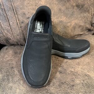 Skechers Men's Izaiah Hands Free Swift Fit Slip-On Sneaker Size 9